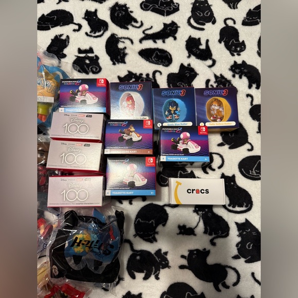34 never opened McDonald’s toys - Picture 2 of 6